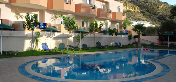 Bild: Hotel mit Pool
